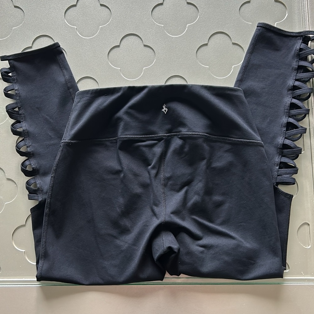 TORRID Active Black Lattice Detail Leggings Pants size 00 Medium/ Large - Picture 10 of 15